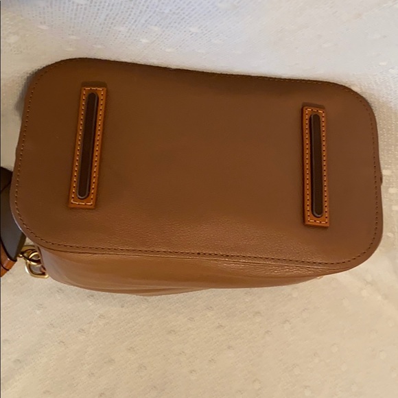 *SOLD*Dooney & Bourke Saddle Medium Roxy Crossbody - Picture 6 of 9